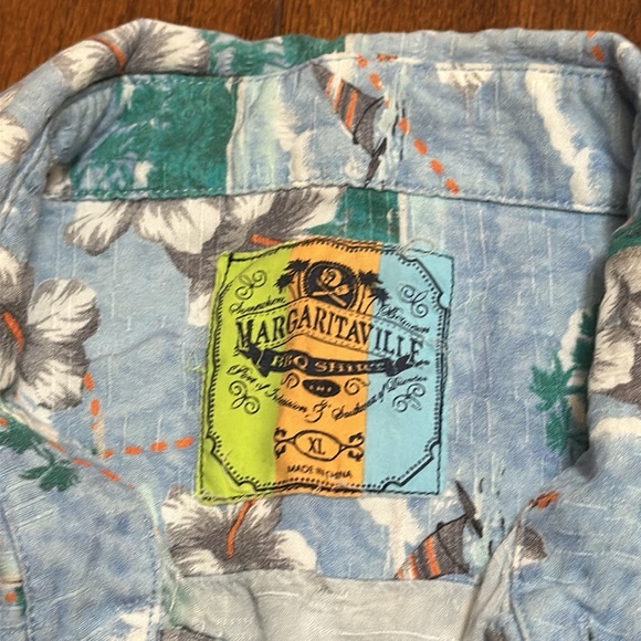 Margaritaville BBQ Hawaiian Aloha Shirt - Picture 2 of 4